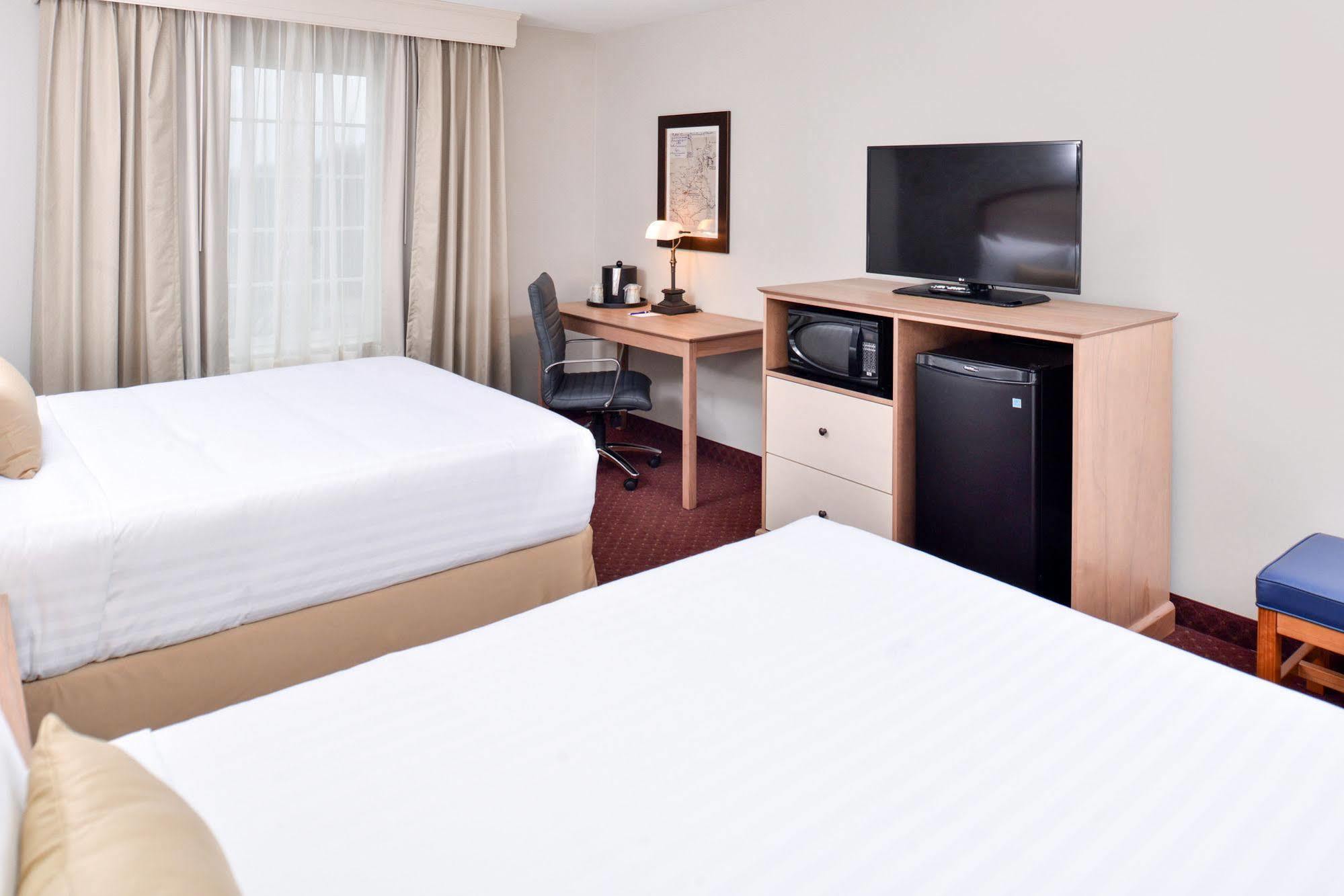 Appomattox Inn And Suites エクステリア 写真