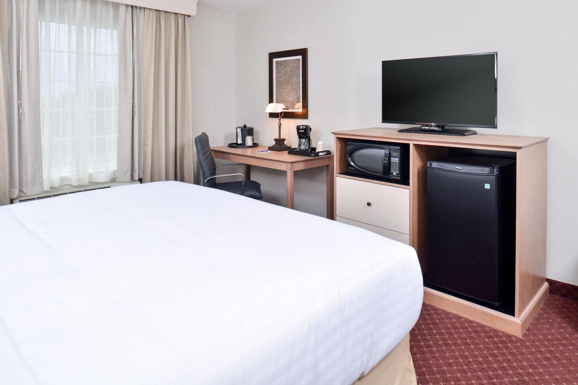 Appomattox Inn And Suites エクステリア 写真