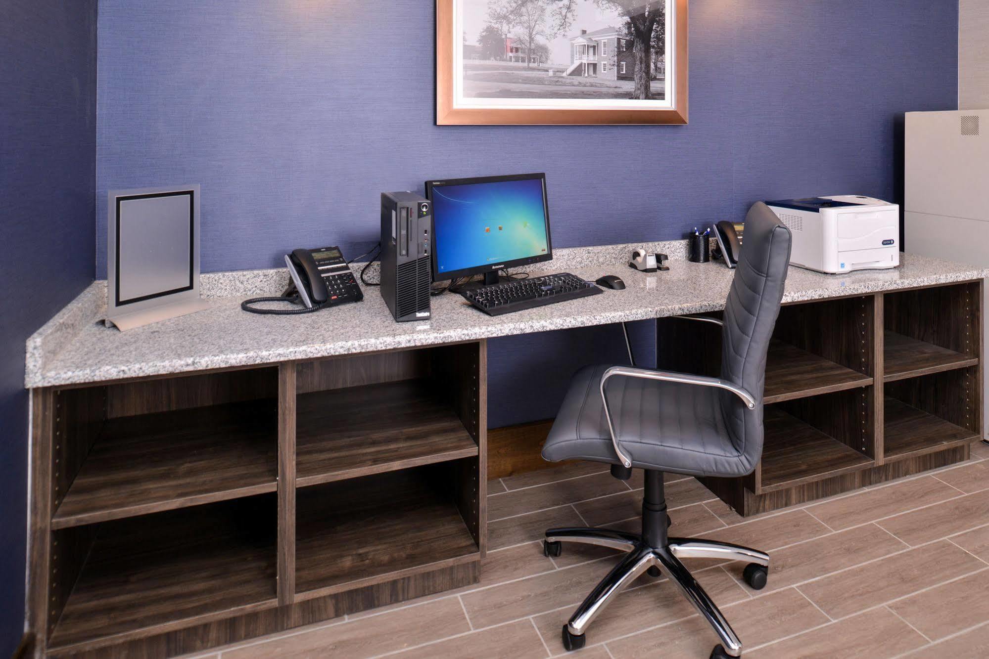 Appomattox Inn And Suites エクステリア 写真
