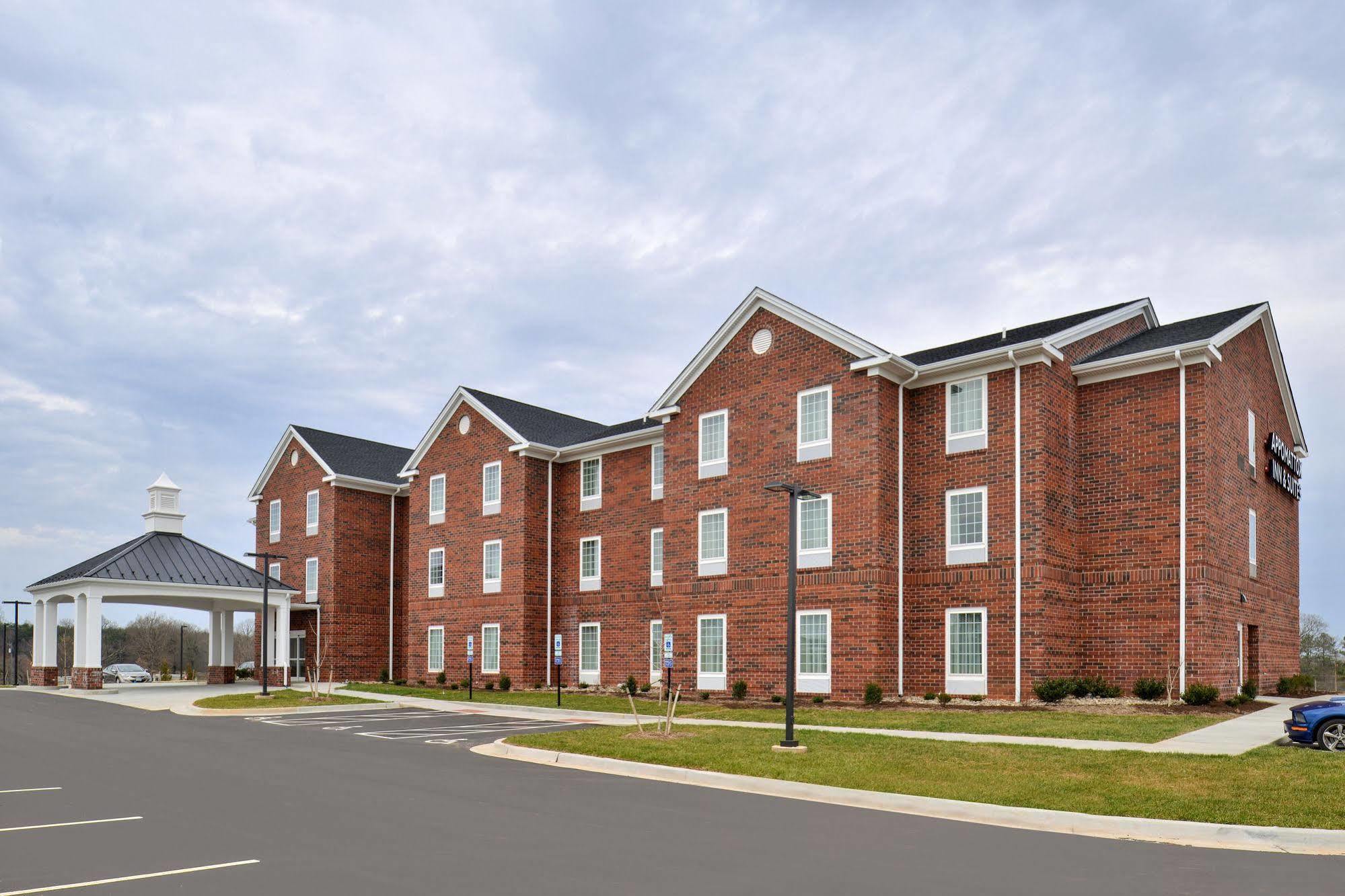 Appomattox Inn And Suites エクステリア 写真